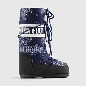 NEW Moon Boot Icon Highsnobiety Black and Blue